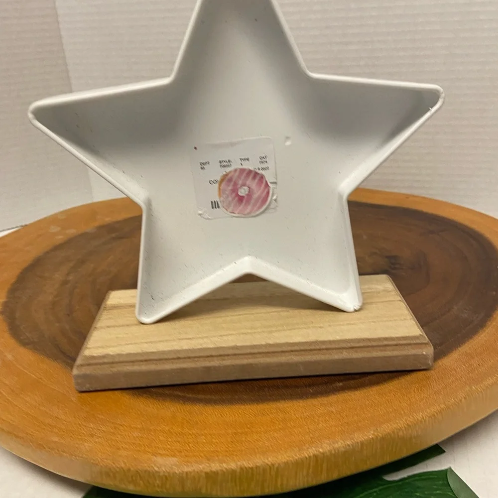 Rae Dunn “ The Tassel is Worth the Hassle “ Graduation Star Stand NWT